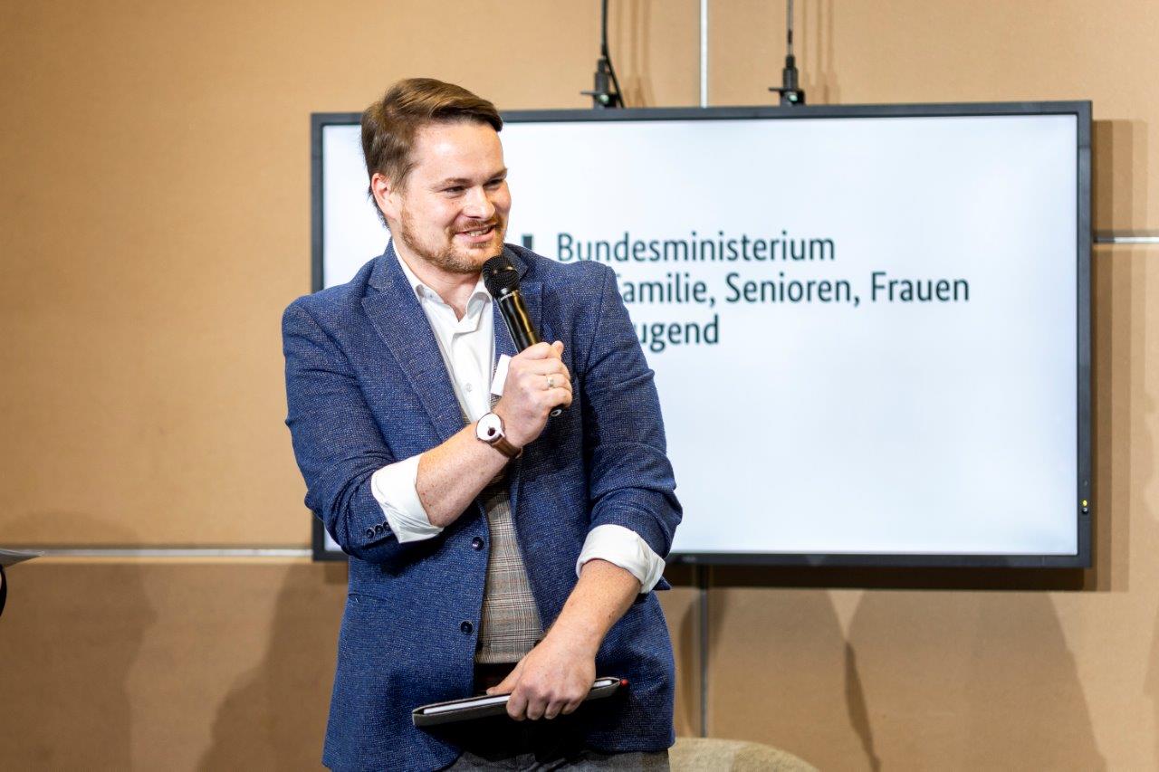 202210_Aktion Zivilcourage_Podium1
